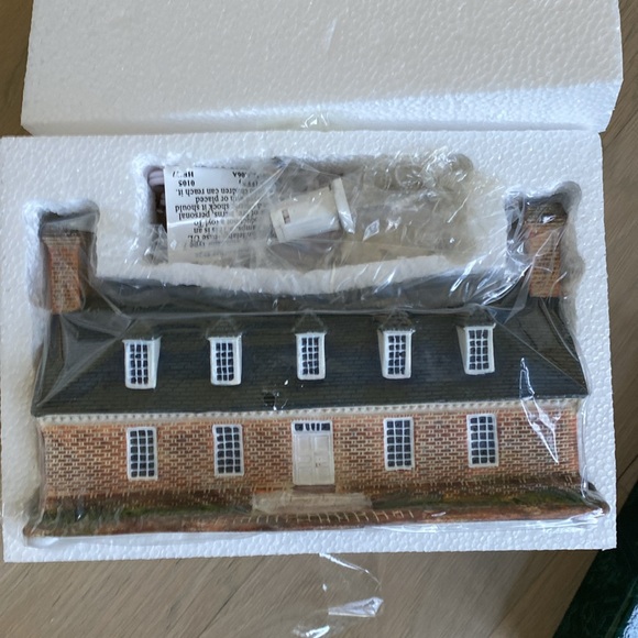 Williamsburg Palace Advance Building - Lang and Wise - Picture 3 of 10